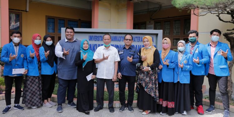 FEB UMSU Apresiasi Mahasiswa Berprestasi