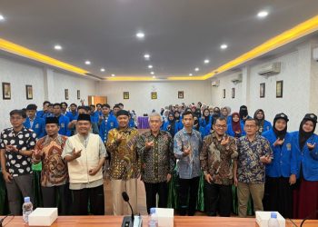 Wakil Rektor I UMSU Lepas Mahasiswa FIKTI untuk KKN Internasional ke Malaysia dan Thailand